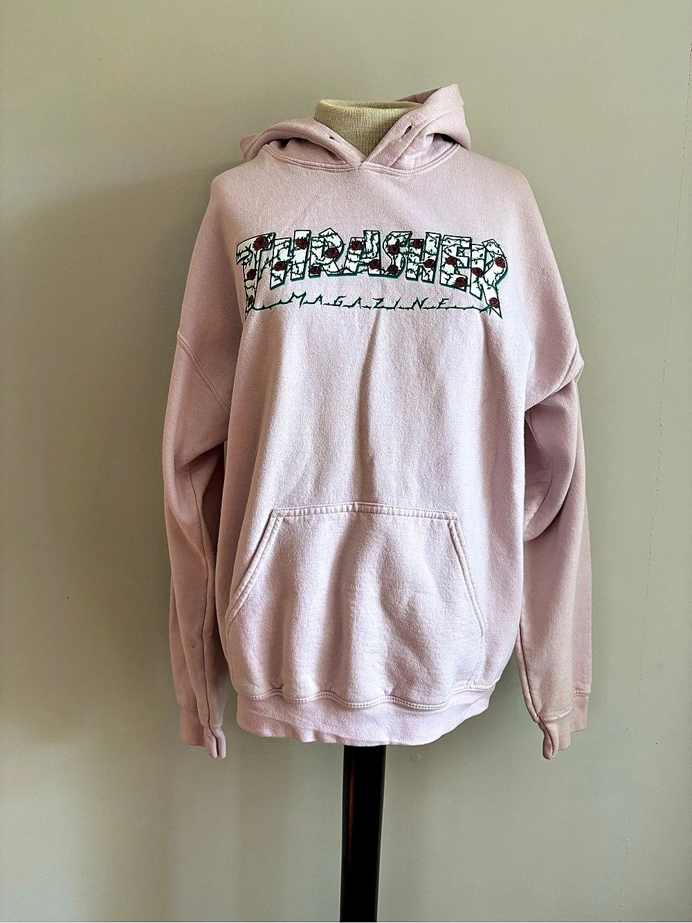 Thrasher Graphic Pullover Hoodie in Pink